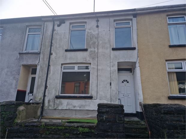 4 bed terraced house for sale in Woodfiled Terrace, Mountain Ash CF45, £95,000