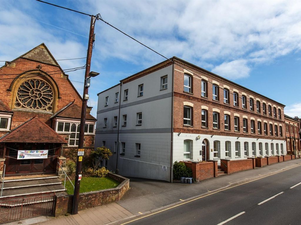 1 bed flat for sale in Union Road, Crediton EX17, £57,000