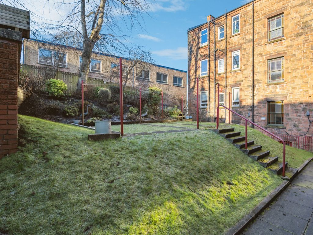 2 bed flat for sale in Albert Road, Crosshill, Glasgow G42, £179,000