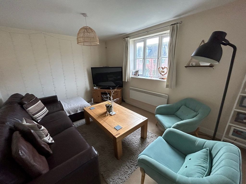 2 bed flat for sale in The Pollards, Bourne PE10, £116,000