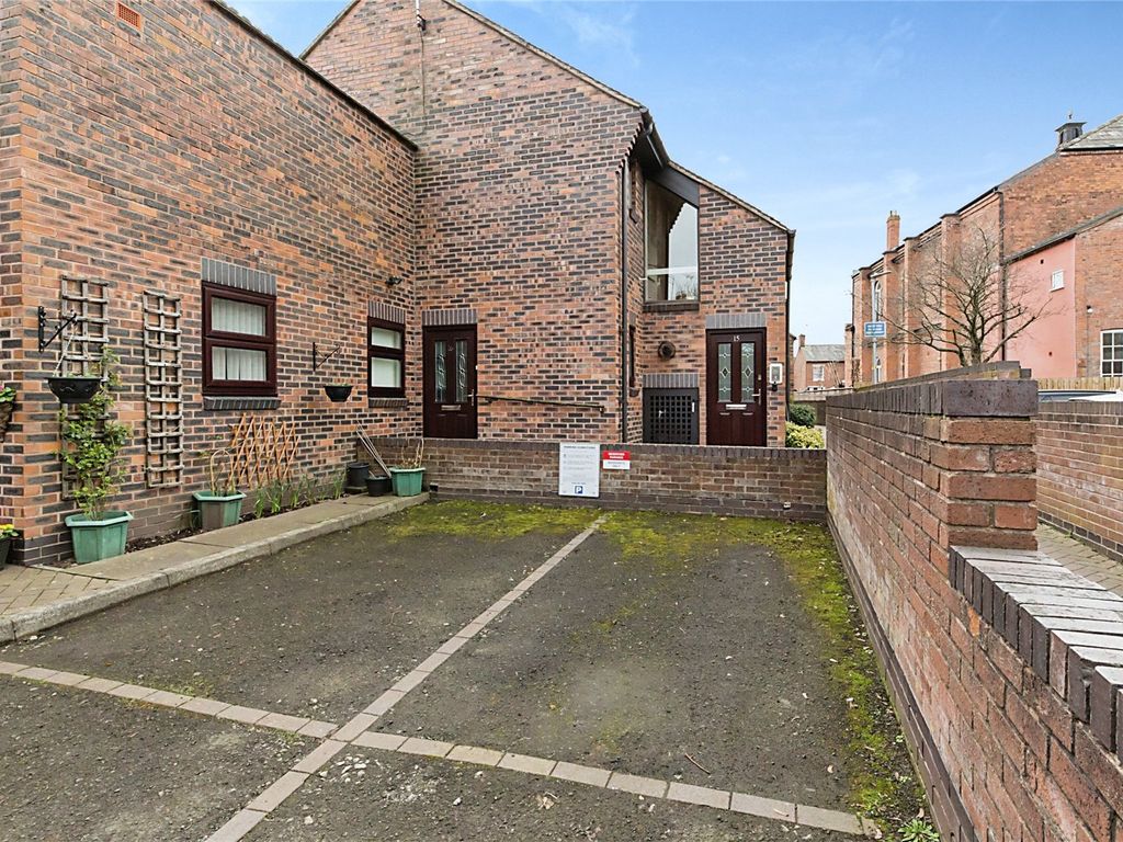 1 bed maisonette for sale in Wesley Close, Nantwich, Cheshire CW5, £90,000