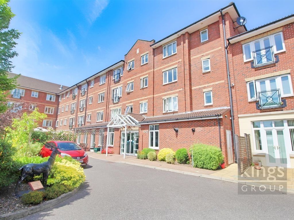 1 bed flat for sale in Turners Hill, Cheshunt, Waltham Cross EN8, £208,000