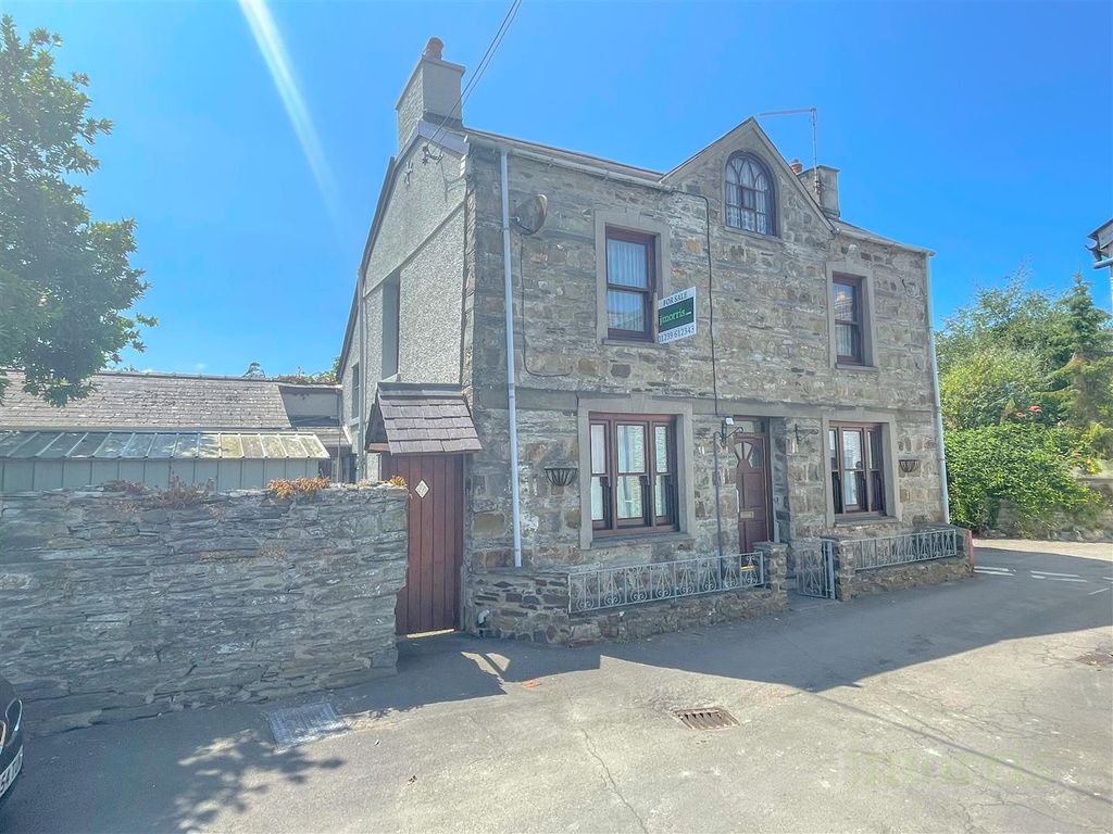 3 bed detached house for sale in Gloster Row, Cardigan SA43, £295,000