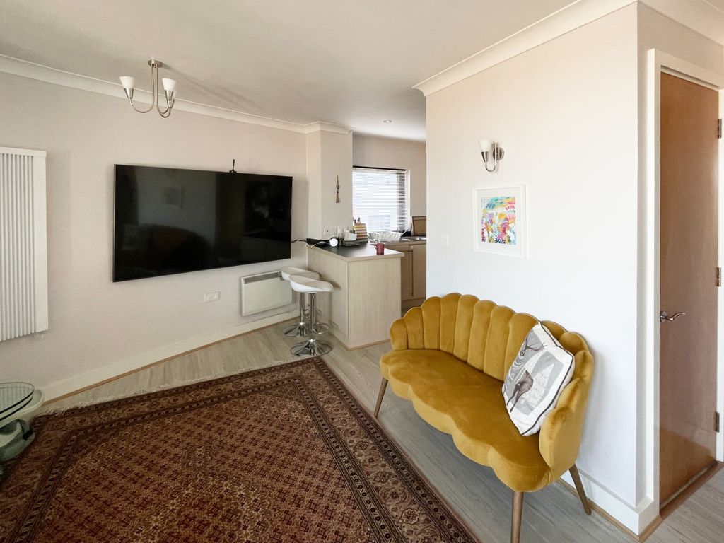2 bed flat for sale in Channel Way, Ocean Village, Southampton SO14, £255,000