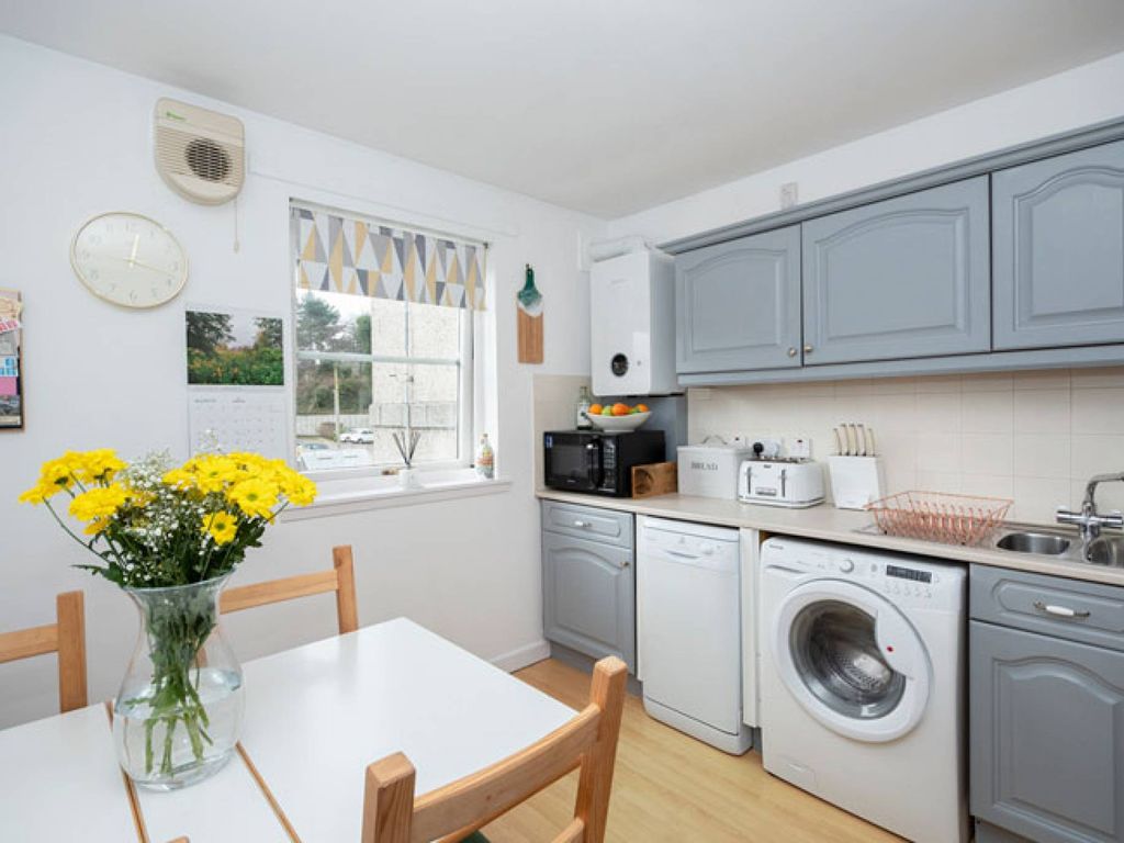 2 bed flat for sale in Albury Gardens, Aberdeen AB11, £149,999
