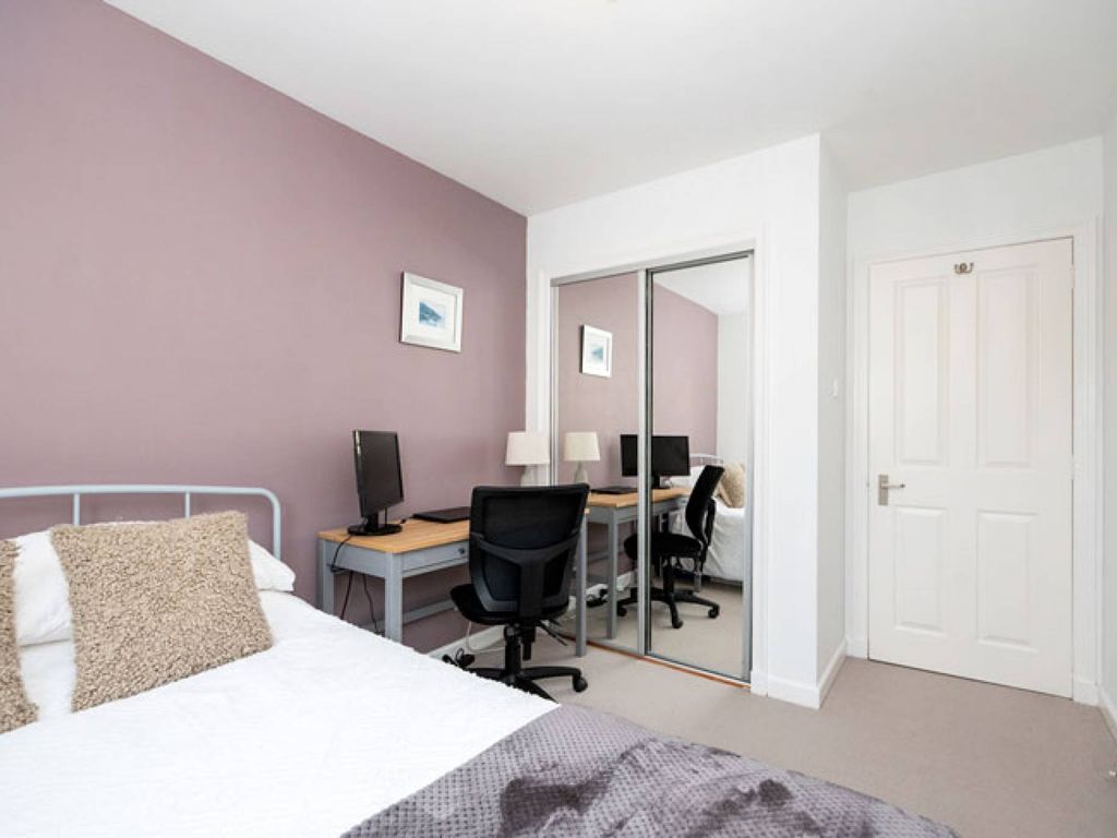 2 bed flat for sale in Albury Gardens, Aberdeen AB11, £149,999