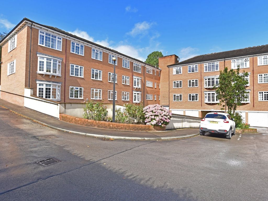 2 bed flat for sale in Hereford Court, Hereford Road, Harrogate HG1, £225,000