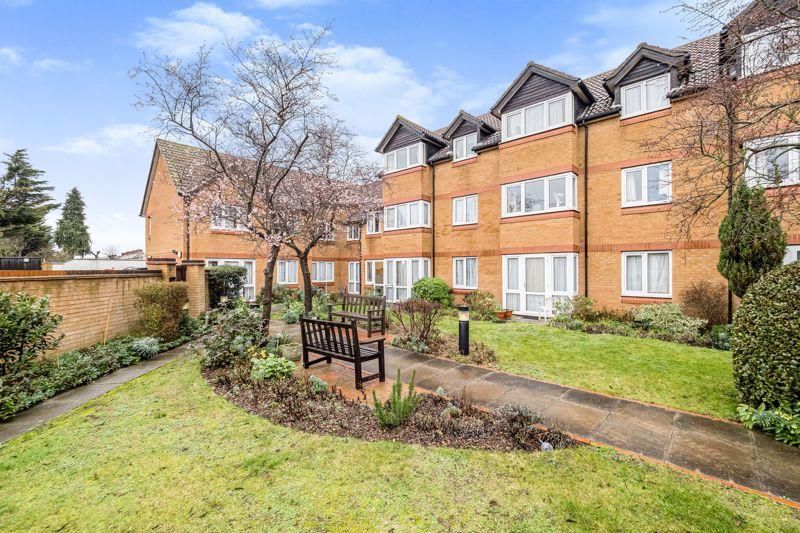 1 bed flat for sale in Parkview Court, 54 Brancaster Road IG2, £120,000