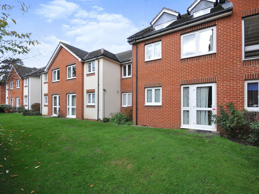 1 bed flat for sale in Warham Road, South Croydon CR2, £165,000
