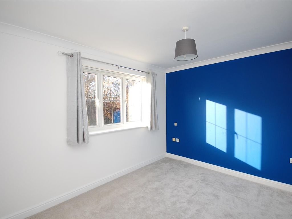 2 bed flat for sale in Saxon Grange, South Milford, Leeds LS25, £140,000