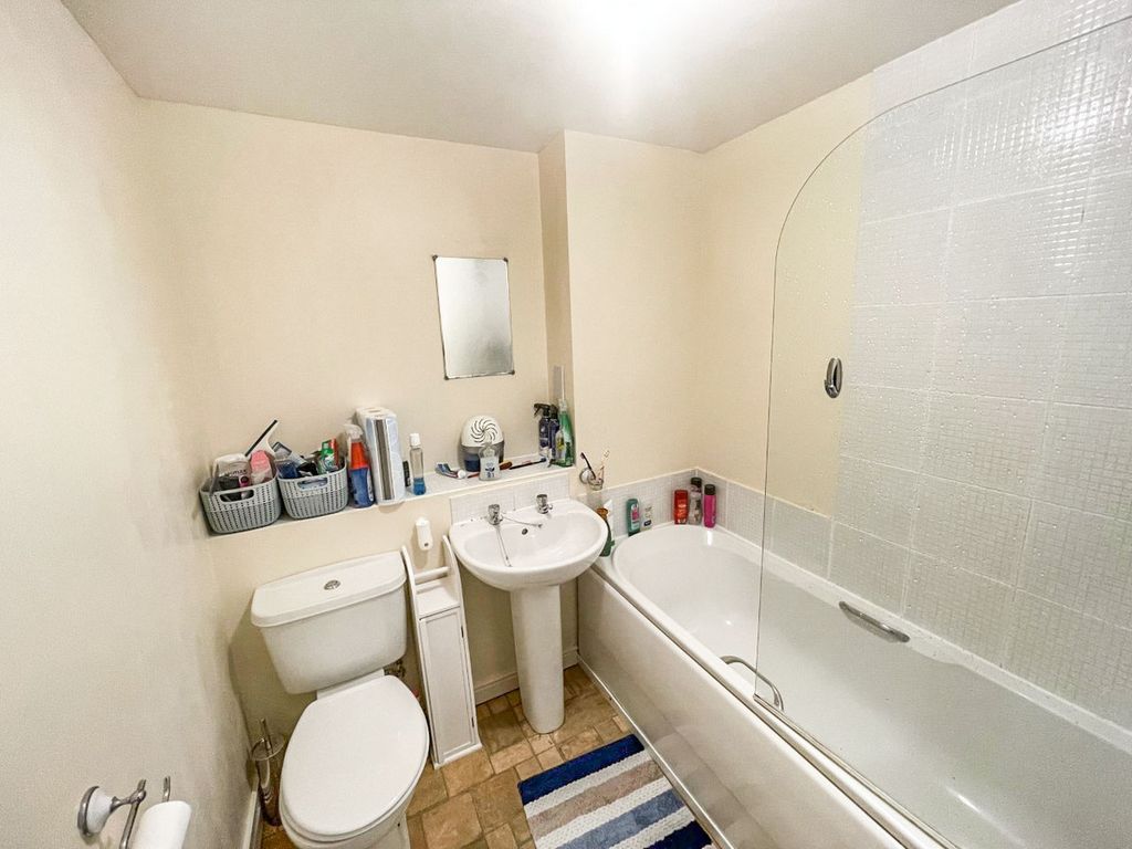 2 bed flat for sale in Explorer Court, Plymouth PL2, £150,000