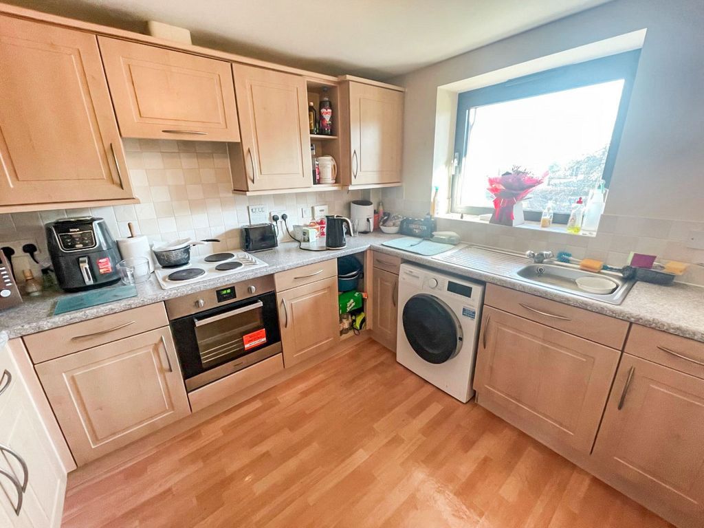 2 bed flat for sale in Explorer Court, Plymouth PL2, £150,000