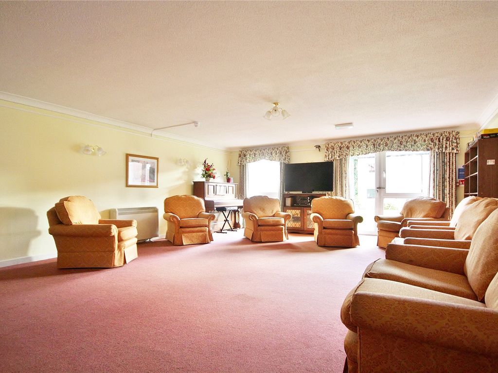 1 bed flat for sale in Mount Hermon Road, Woking, Surrey GU22, £75,000