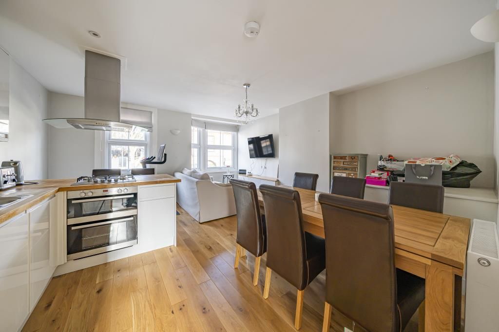 3 bed maisonette for sale in High Wycombe, Buckinghamshire HP11, £310,000
