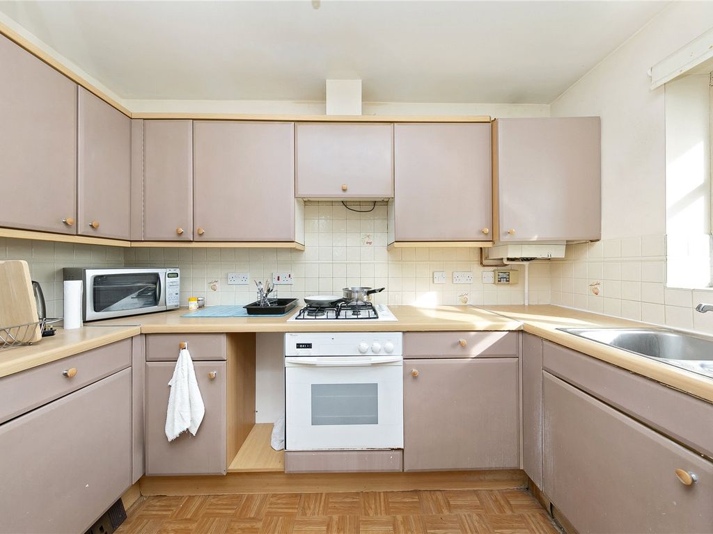 2 bed flat for sale in Shire Horse Way, Isleworth TW7, £280,000