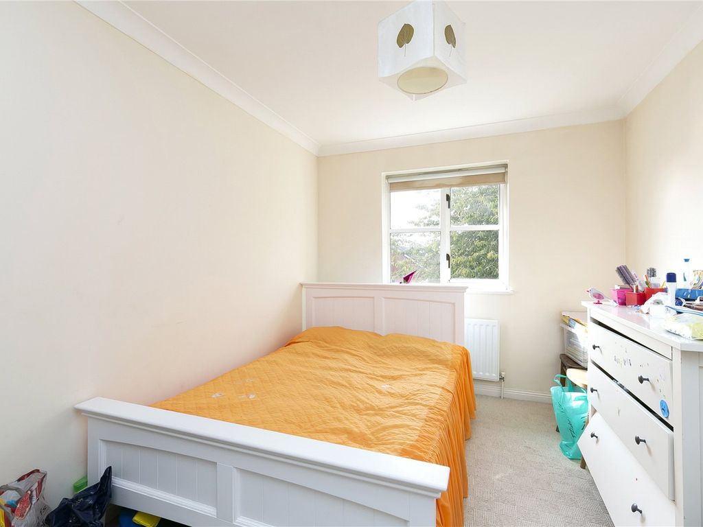 2 bed flat for sale in Shire Horse Way, Isleworth TW7, £280,000