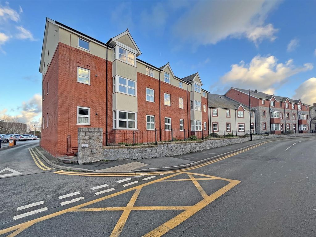 2 bed flat for sale in Water Street, Abergele, Conwy LL22, £135,000