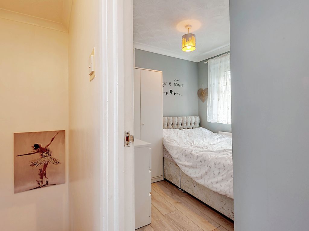 2 bed mews house for sale in Bridgewater Court, Runcorn WA7, £140,000