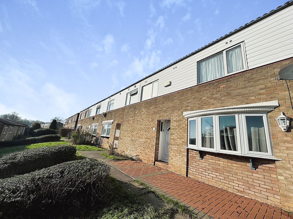 3 bed end terrace house for sale in White Alder, Stacey Bushes, Milton Keynes MK12, £260,000