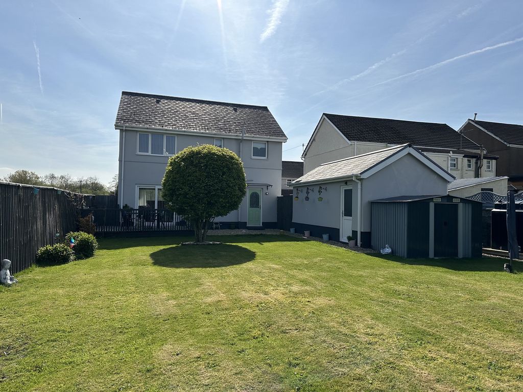 4 bed detached house for sale in Lewis Avenue, Cwmllynfell, Swansea. SA9, £320,000