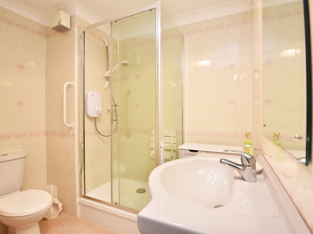 1 bed flat for sale in The Adelphi, Cold Bath Road, Harrogate HG2, £100,000