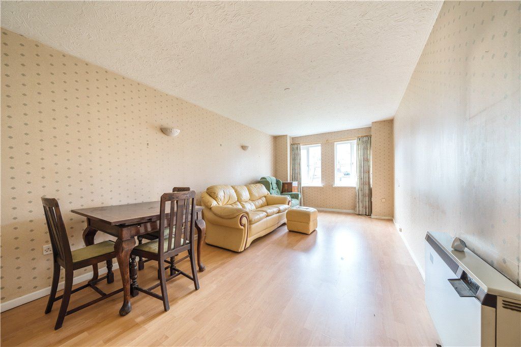 1 bed flat for sale in Blakesley Avenue, London W5, £210,000