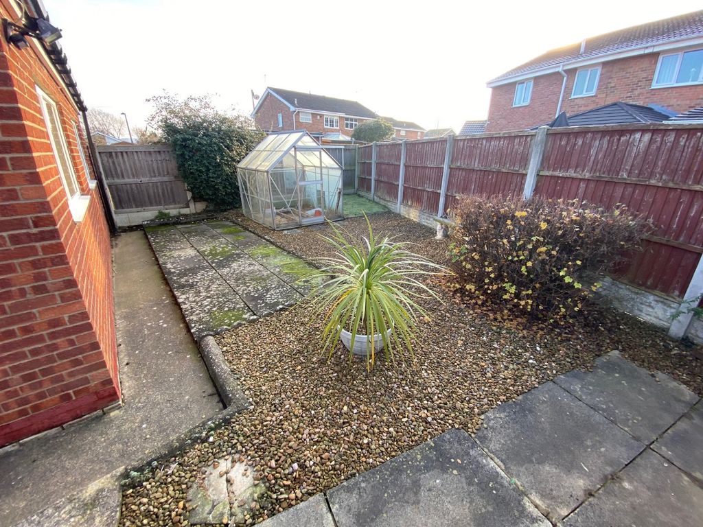3 bed bungalow for sale in Walbank Road, Armthorpe, Doncaster, South Yorkshire DN3, £159,950