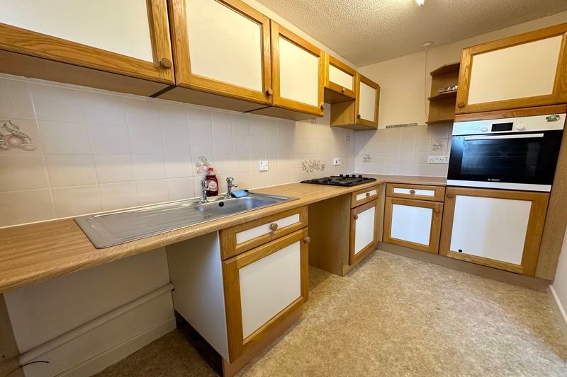 2 bed flat for sale in Woodborough Road, Winscombe BS25, £139,950