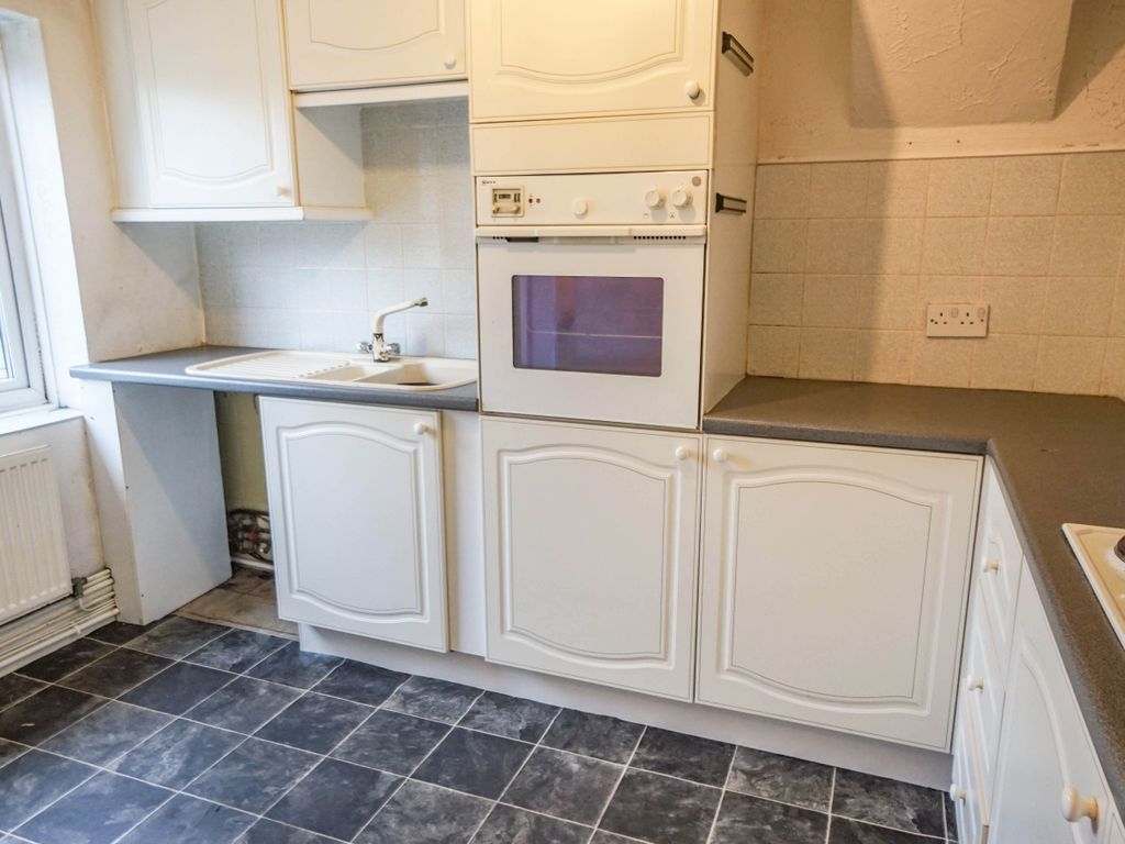 2 bed flat for sale in Springfield Road, Sutton Coldfield B75, £85,000