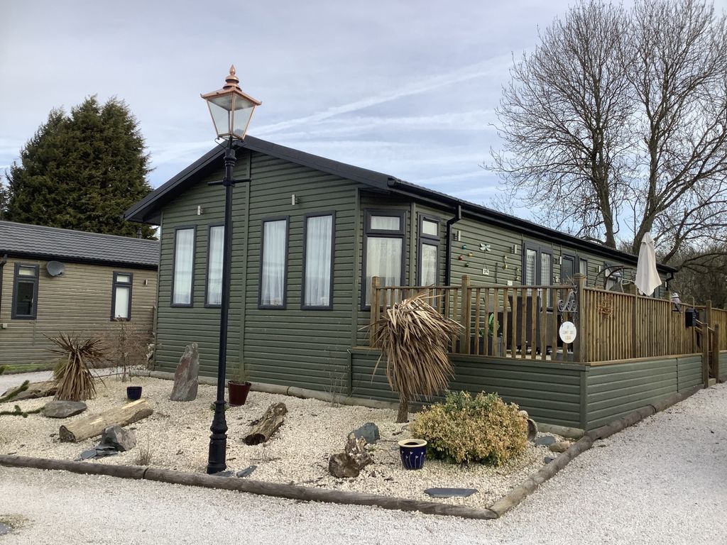 3 bed mobile/park home for sale in Spring Cottage, Overseal DE12, £225,000