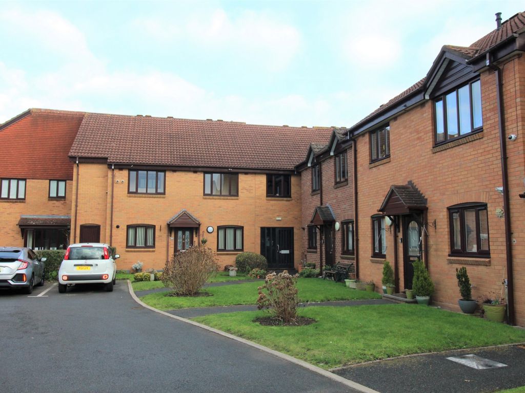 1 bed flat for sale in Priory Court, Glass House Hill, Stourbridge DY8, £90,000