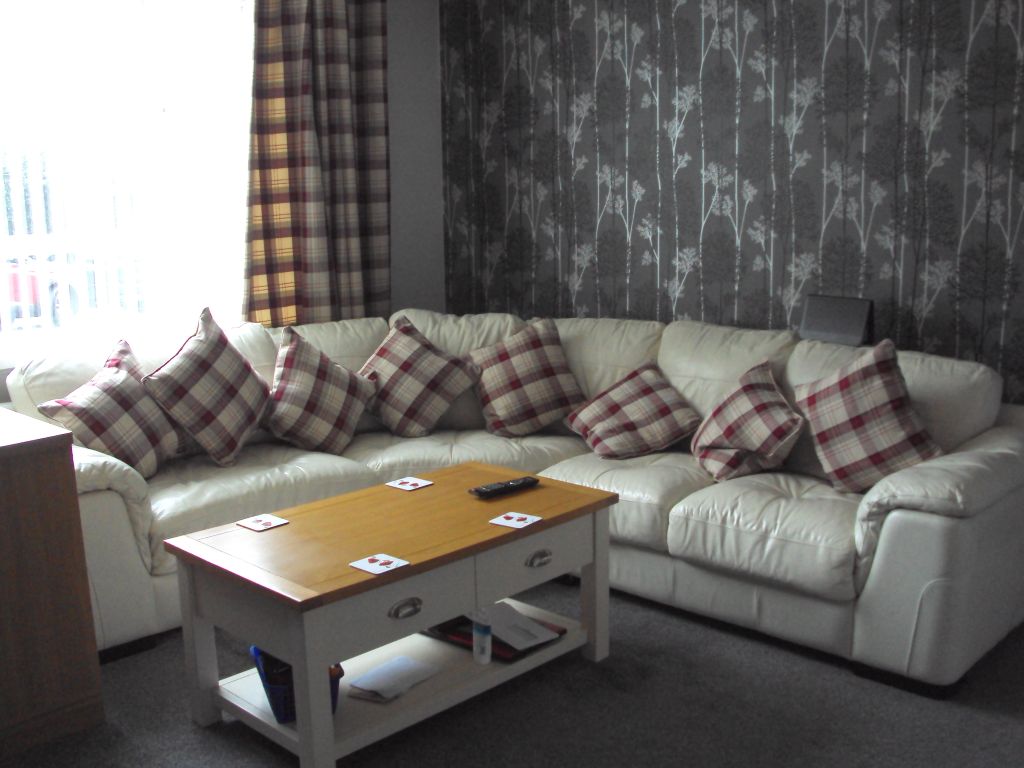 2 bed flat for sale in Newton Gardens, Great Barr, Birmingham B43, £135,000