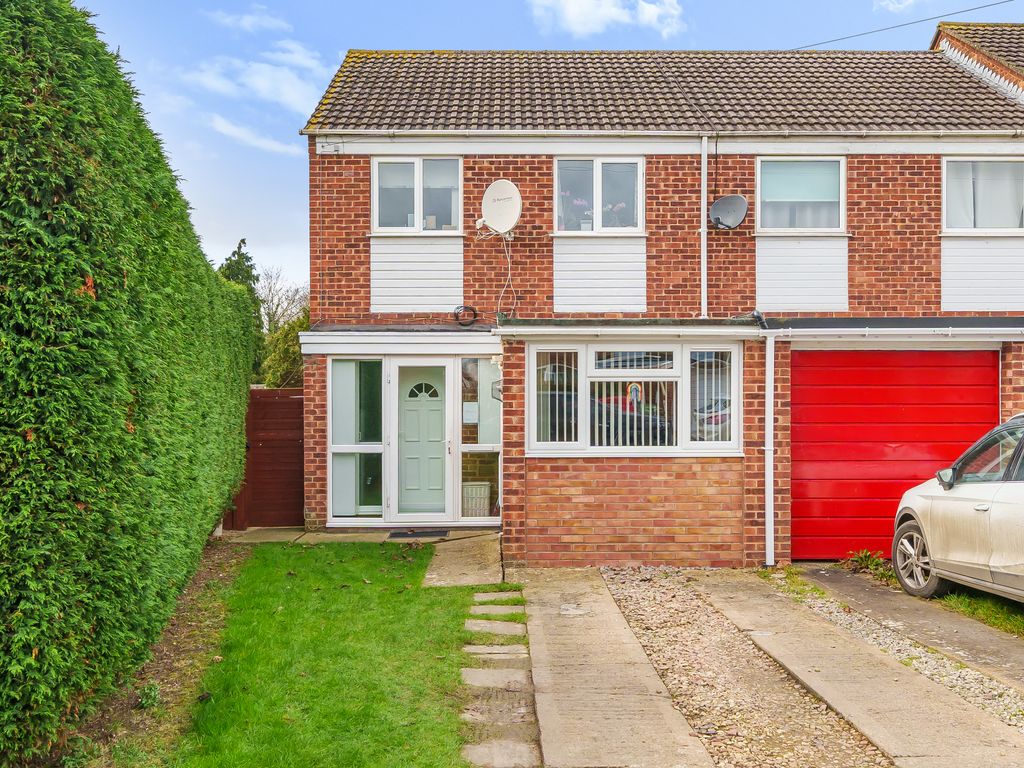 3 bed end terrace house for sale in Long Eights, Northway, Tewkesbury GL20, £259,500