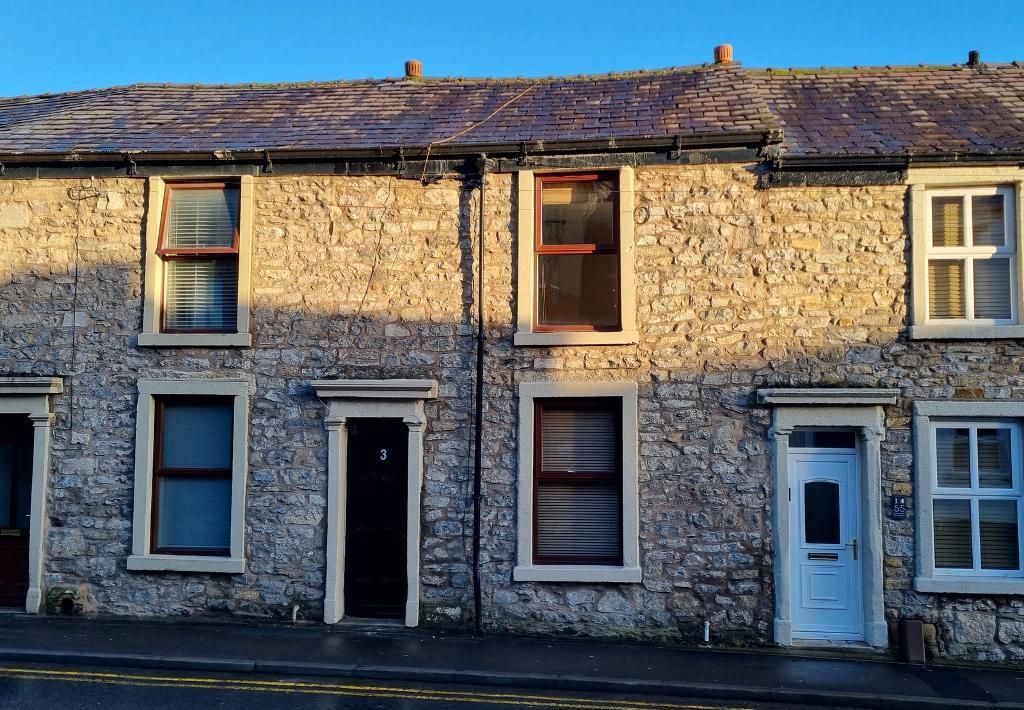 1 bed terraced house for sale in Lowergate, Clitheroe BB7, £105,000