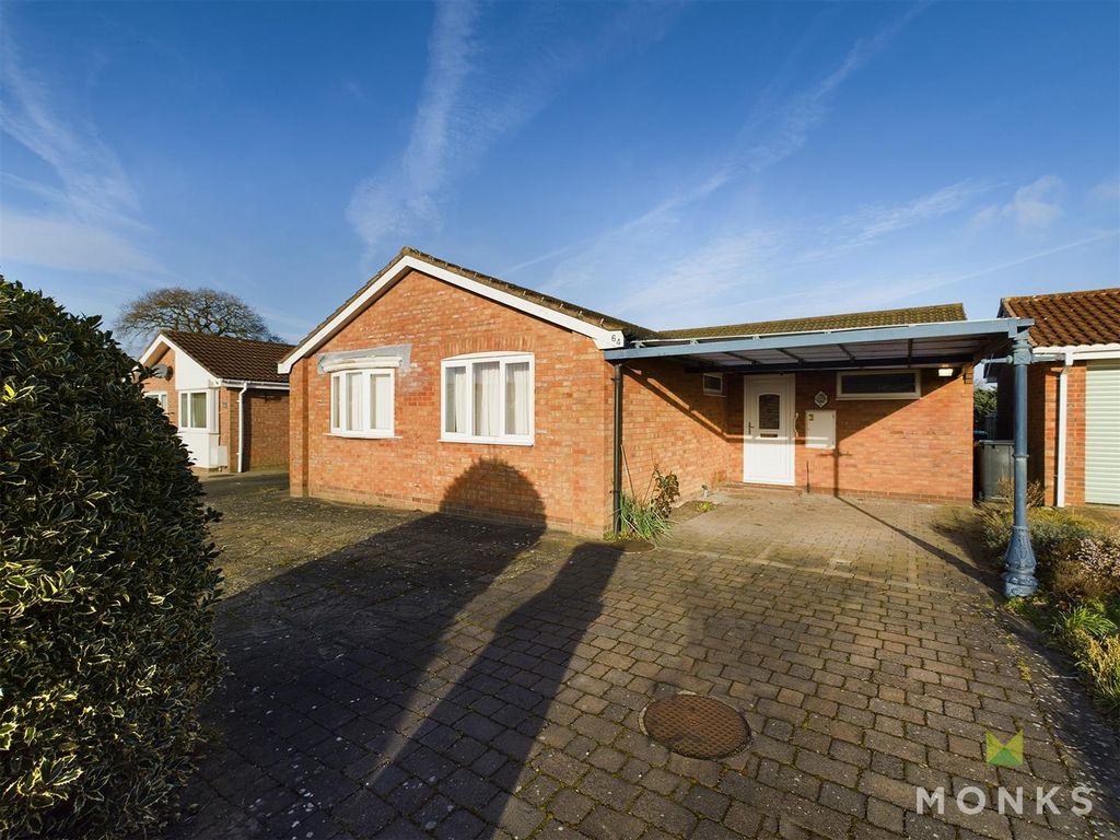 3 bed detached bungalow for sale in Trentham Road, Wem, Shropshire SY4, £239,000