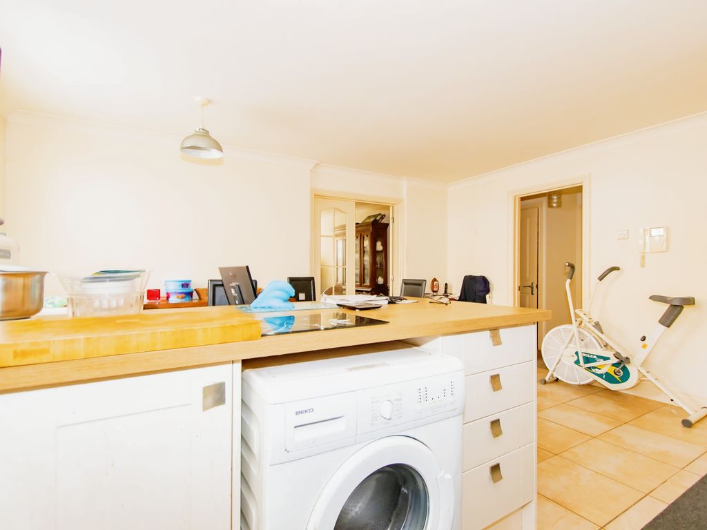 2 bed flat for sale in Long Street, Williton, Taunton TA4, £175,000