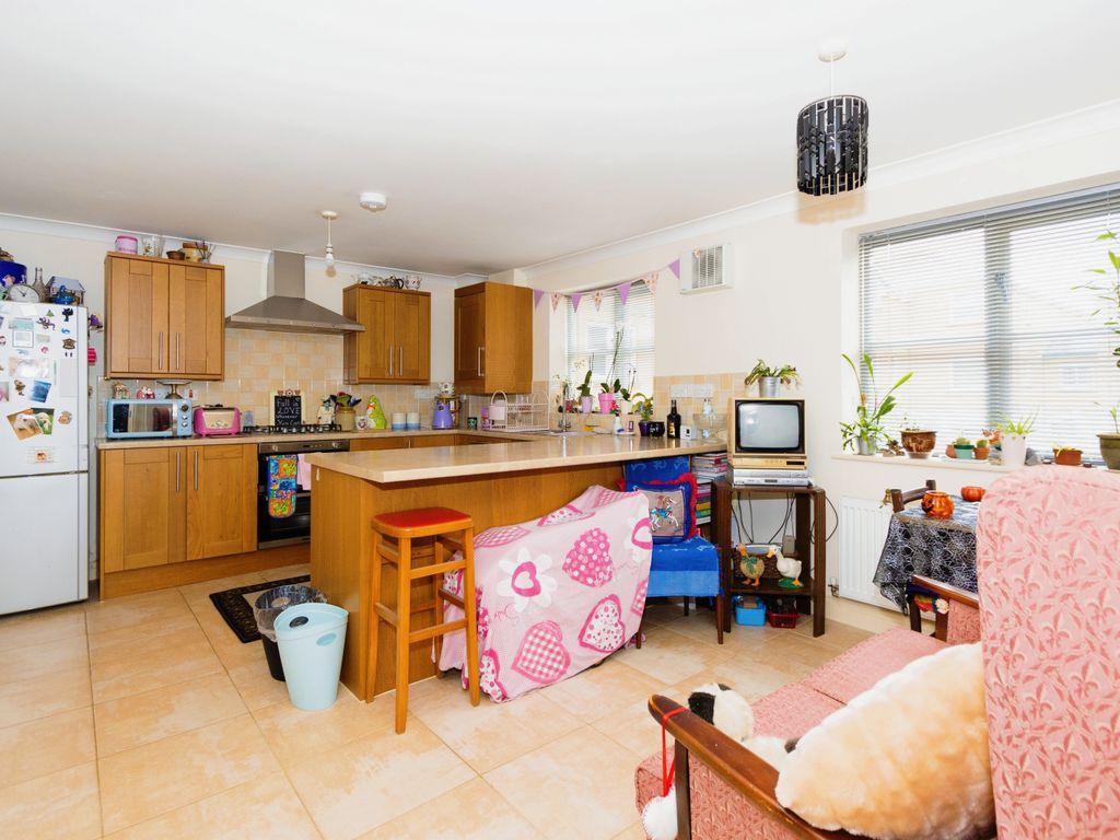 2 bed flat for sale in Long Street, Williton, Taunton TA4, £175,000