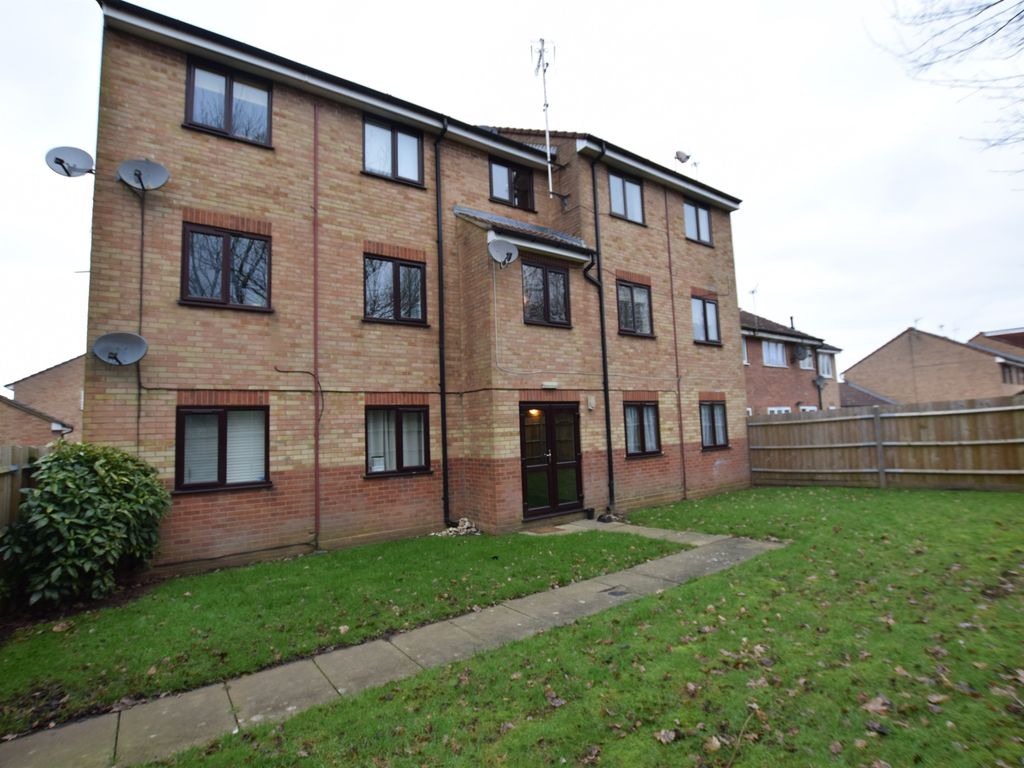 1 bed flat for sale in Markwell Wood, Harlow CM19, £150,000