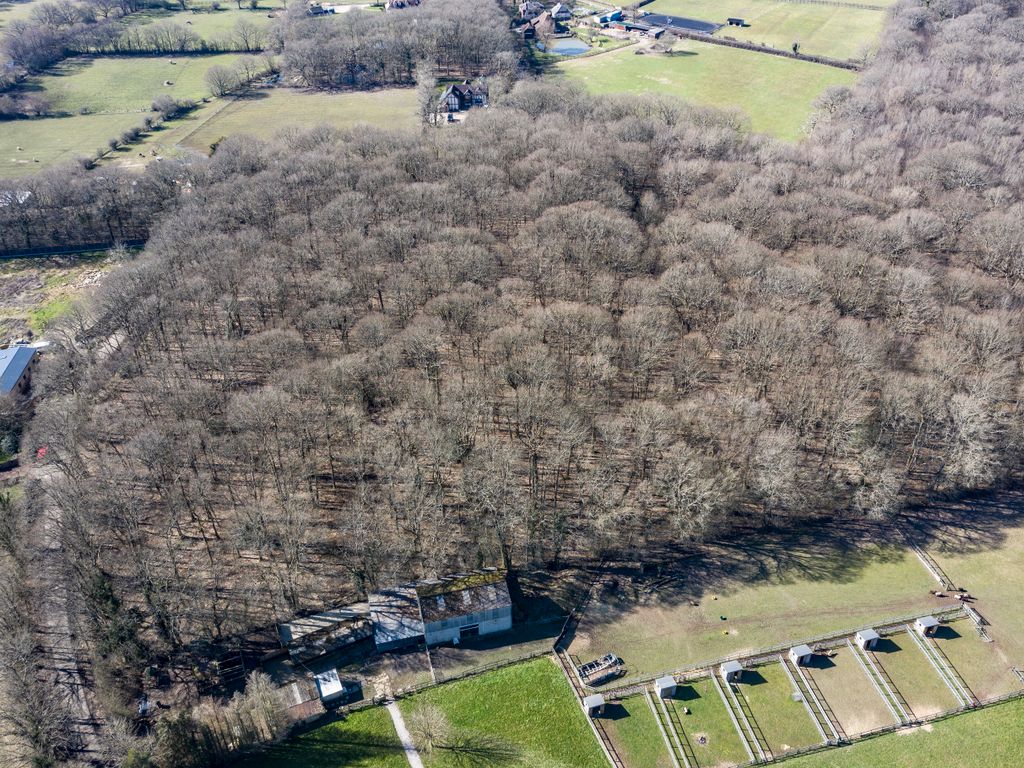 Land for sale in Davis Wood, Ashford TN26, £35,000