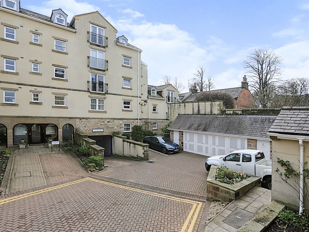 2 bed flat for sale in Church Square, Harrogate HG1, £180,000