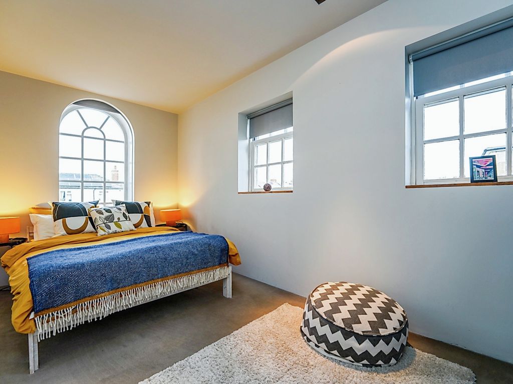 1 bed flat for sale in Larput Place, Cheltenham GL50, £185,000