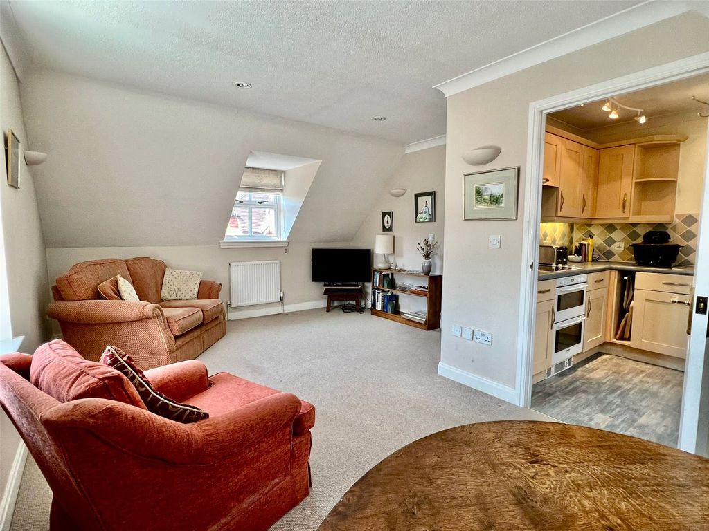 2 bed maisonette for sale in High Street, Milford On Sea, Lymington, Hampshire SO41, £285,000