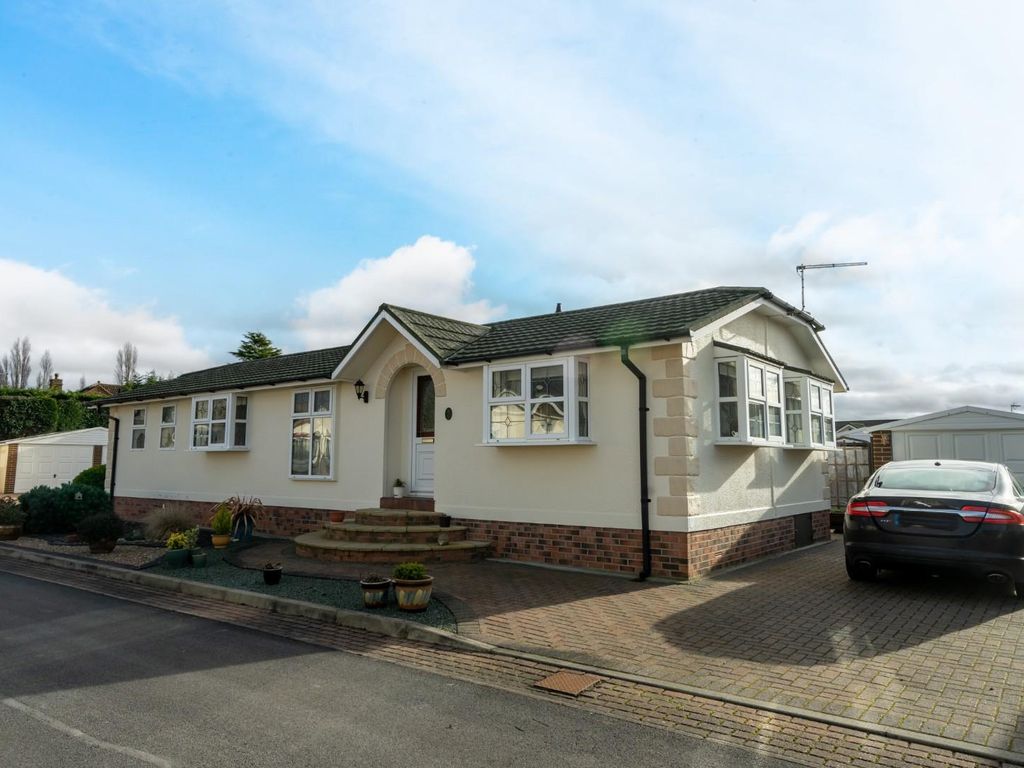 3 bed detached bungalow for sale in The Willows, Acaster Malbis, York YO23, £180,000