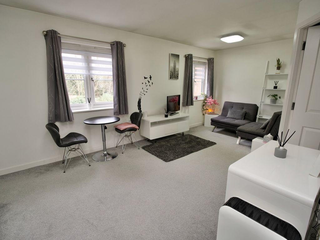 1 bed flat for sale in Scott Street, Tipton DY4, £47,500