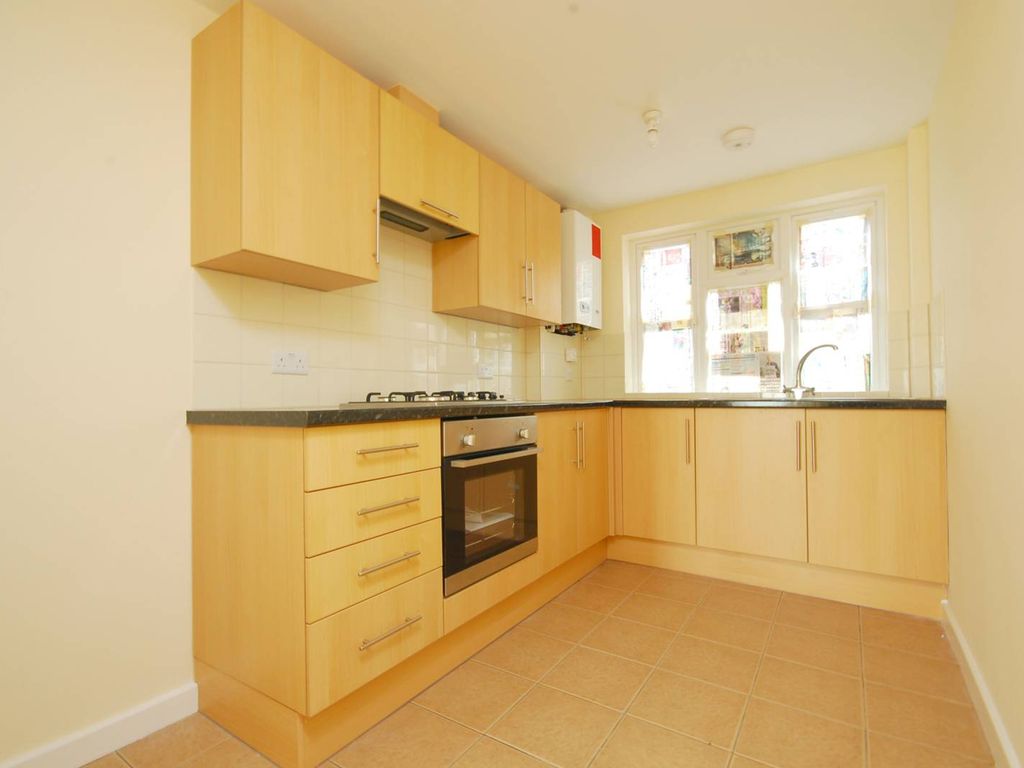 1 bed flat for sale in Western Road, Mitcham CR4, £250,000