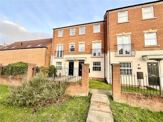 3 bed town house for sale in Blakeney Mews, Dinnington, Sheffield S25, £180,000