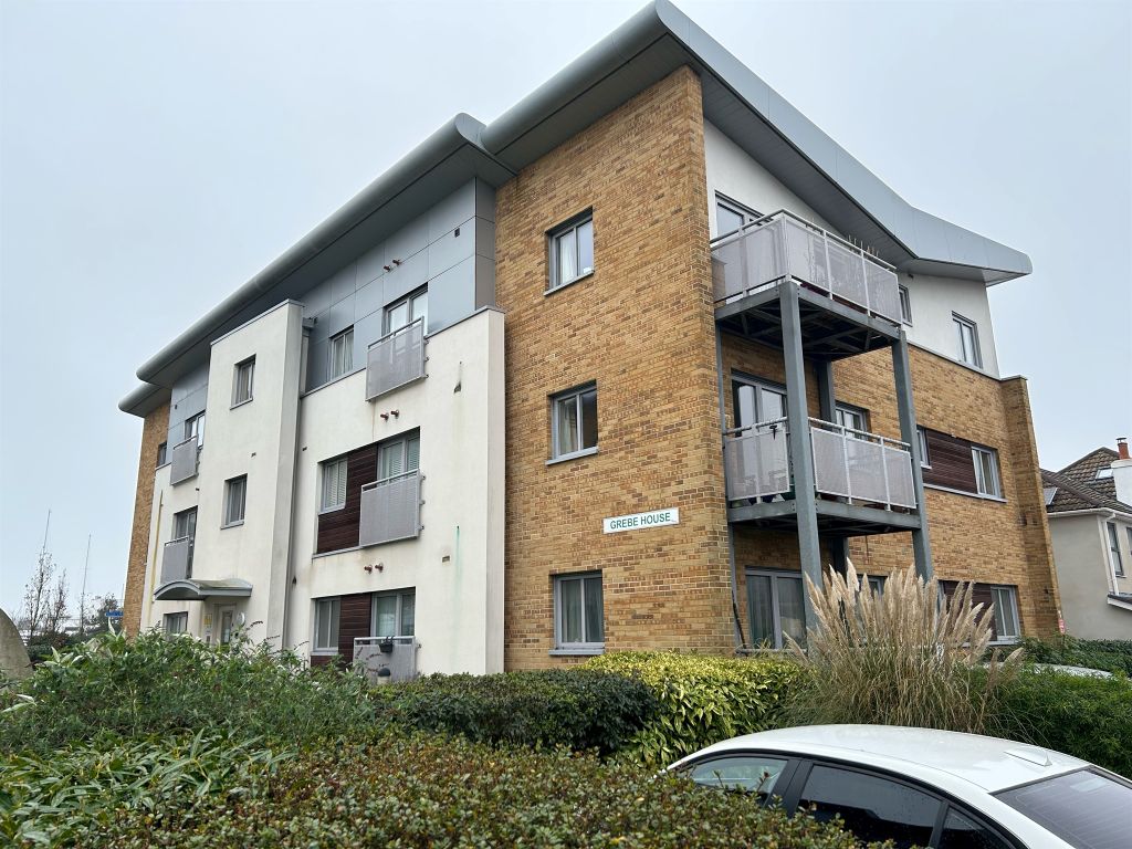 2 bed flat for sale in Norton Way, Hamworthy, Poole BH15, £71,750