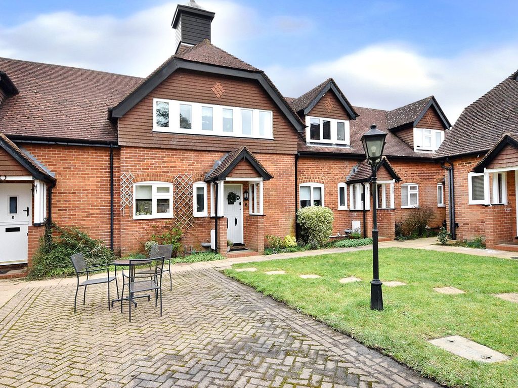 1 bed detached house for sale in Horsehill, Norwood Hill, Surrey RH6, £300,000