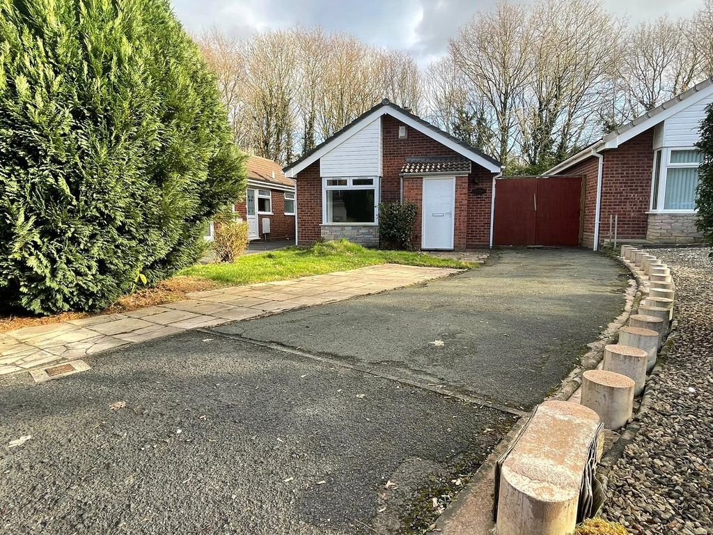 2 bed bungalow for sale in Berberis Road, Leegomery, Telford, Shropshire TF1, £190,000