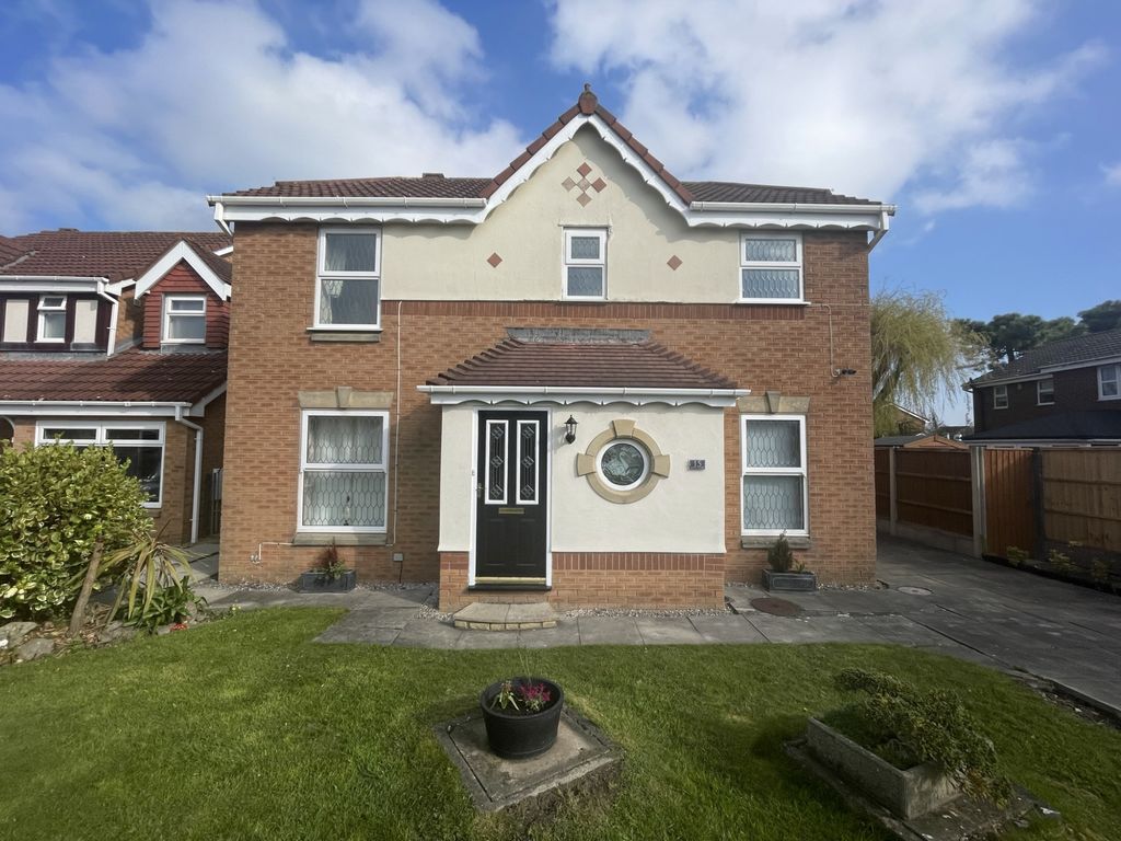 3 bed detached house for sale in Wells Close, Thornton FY5, £200,000